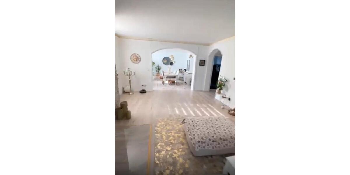 Helle 4 Zimmer Wohnung 124m2 zu vermieten - Wintergarten 4 zimmer