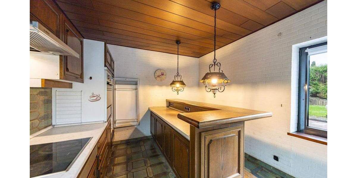 Winkelbungalow mit Einlieger, Doppelgarage, Photovoltaik und schönem Garten 6 zimmer