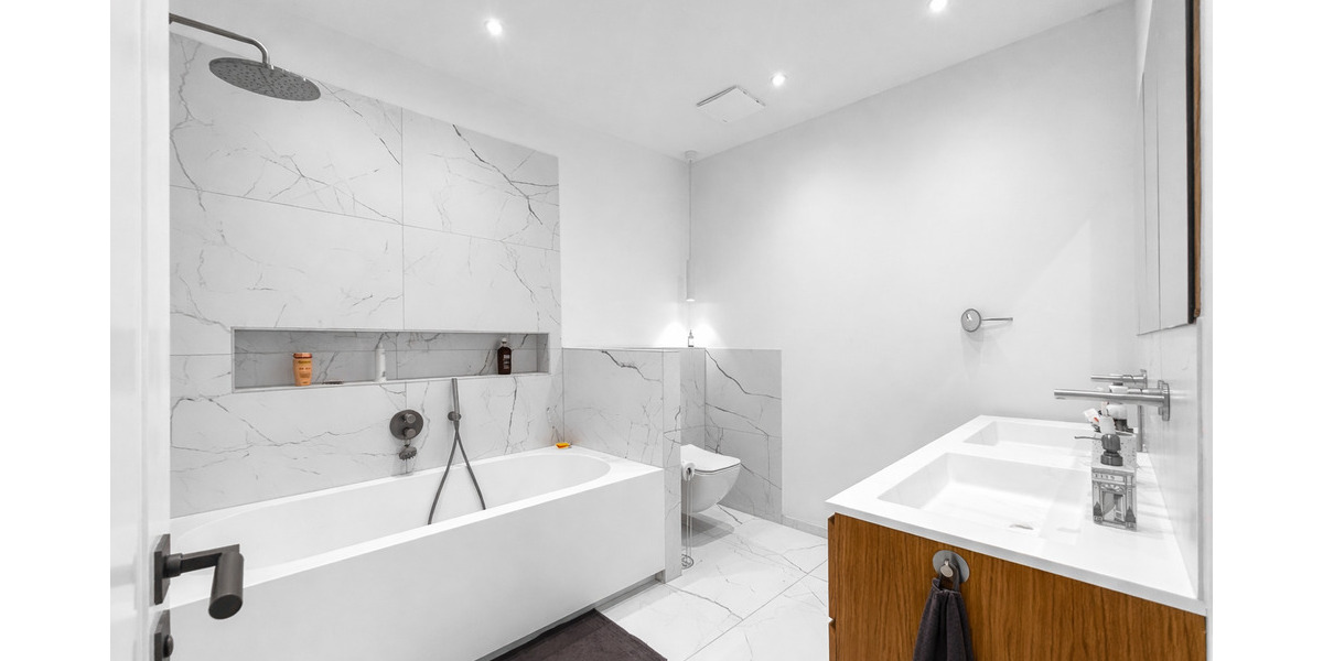 Terrassenwohnung Düsseldorf Friedrichstadt - 3 Zimmer, 130 m&sup2;, 2.900&euro; | Angebot:24807540