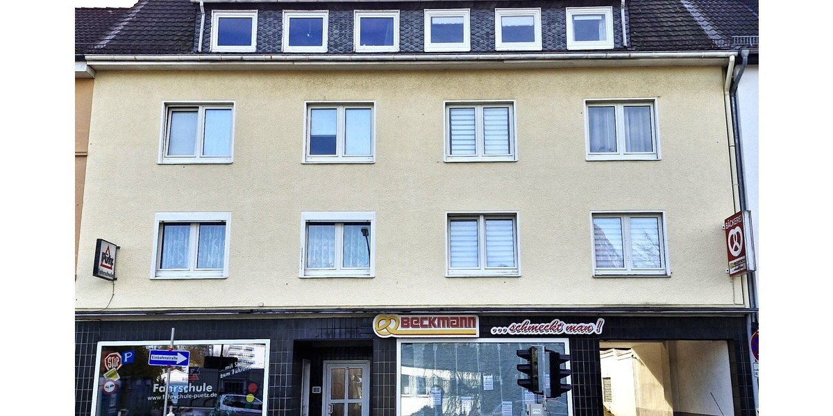 Mehrfamilienhaus mit 2 Ladenlokalen und Garagenhof in Remscheid-Süd zimmer