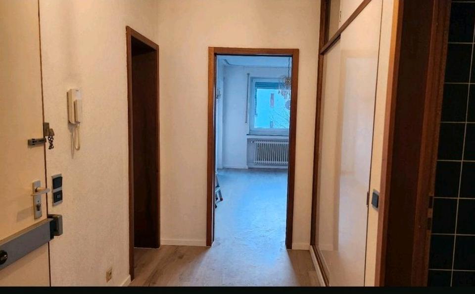 Etagenwohnung Leverkusen - 2 Zimmer, 65 m&sup2;, 900&euro; | Angebot:25625214