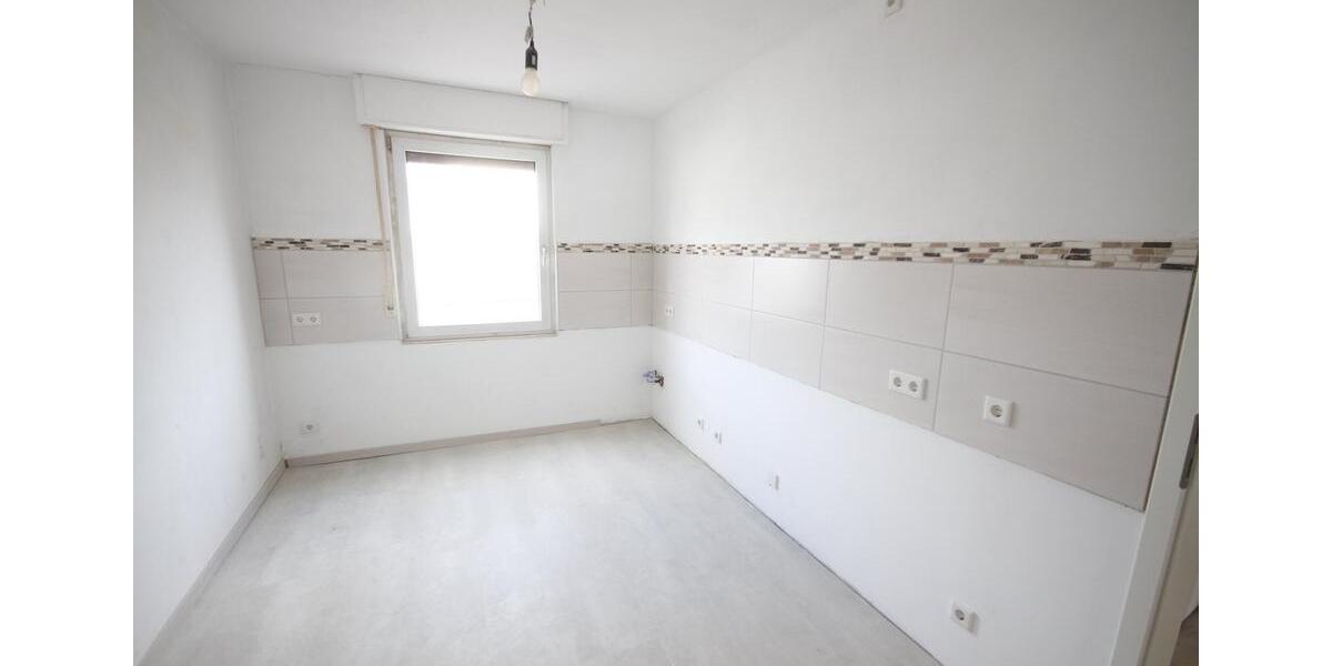 Etagenwohnung Solingen Mitte - 4 Zimmer, 113 m&sup2;, 1.100&euro; | Angebot:25642599