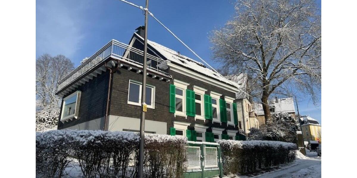 Kernsanierte Gründerzeitwohnung mit 42m² großer Sonnenterrasse 3 zimmer