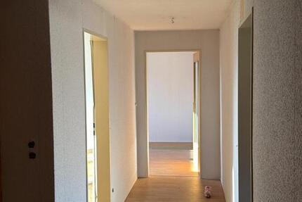 (In Renovierung) 4-Zimmer Dachgeschoss Wohnung in Hagen zu Vermieten 4 zimmer