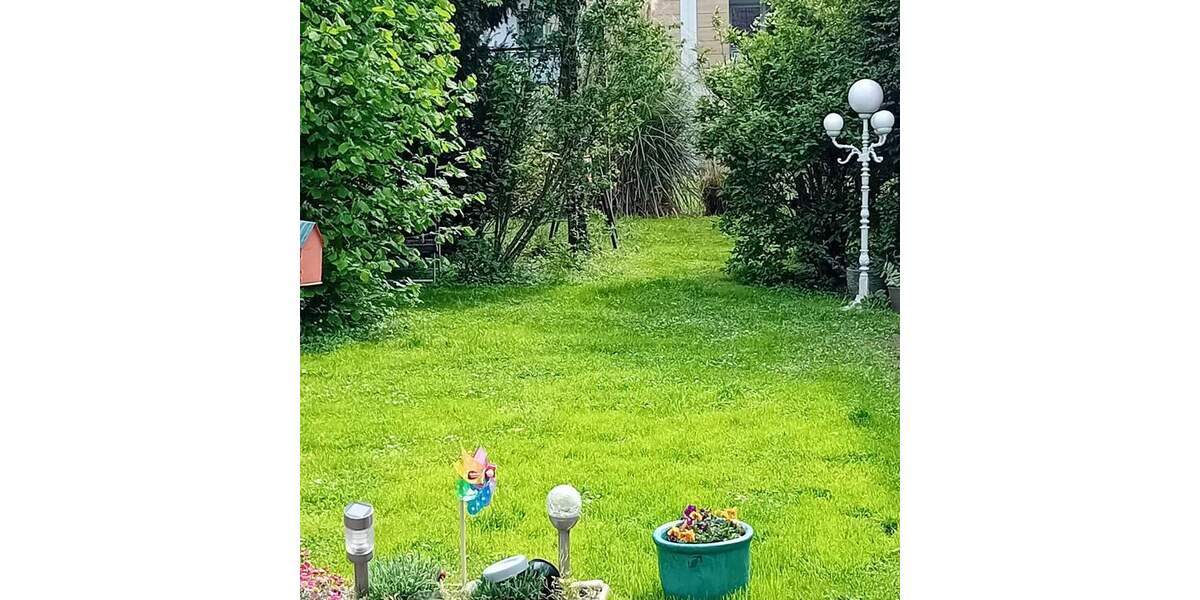 Attraktive Doppelhaushälfte mit großem Garten, Doppelgarage und 5 Zimmern! 5 zimmer