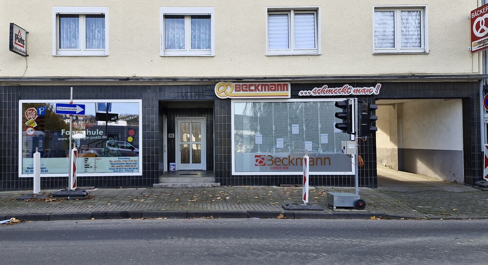 Mehrfamilienhaus mit 2 Ladenlokalen und Garagenhof in Remscheid-Süd zimmer
