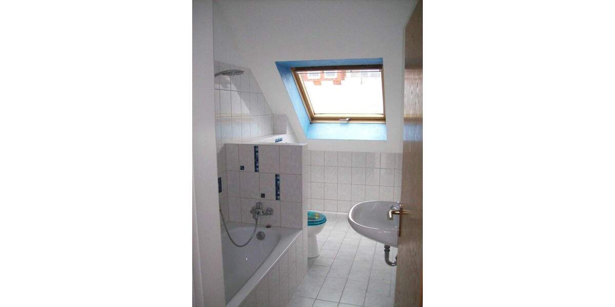 Wohnen mit Aussicht! Schicke 2-Zimmer-Dachgeschoss-Wohnung mit Balkon in Kierspe-Dorf! 2 zimmer