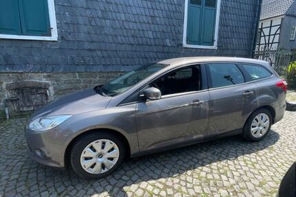 Ford Focus 95.688 km 4.890 &euro; Hückeswagen 42499