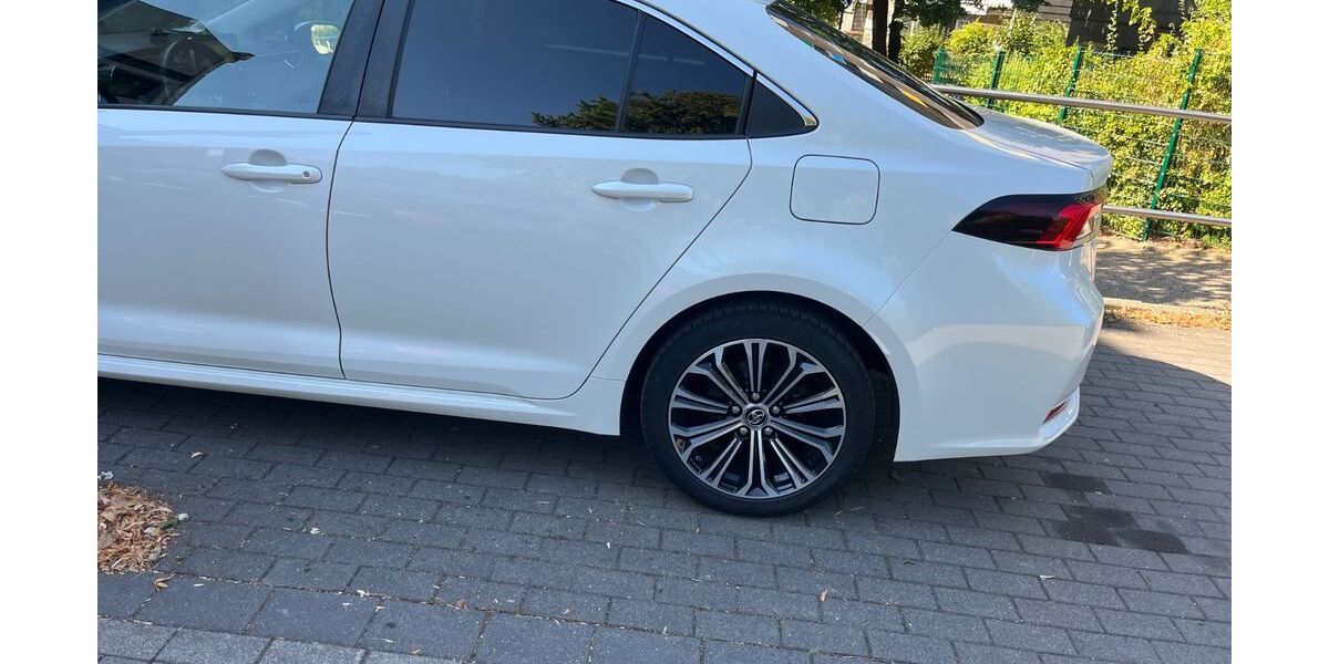 Toyota Corolla 105.000 km 17.800 &euro; Monheim 40789