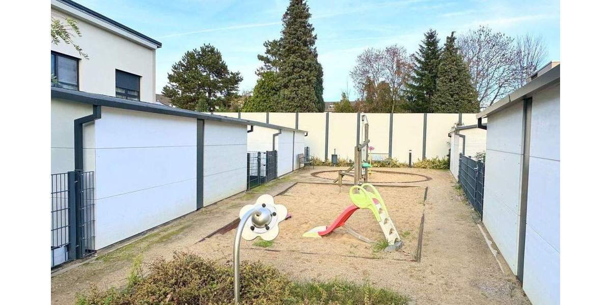 Reihenmittelhaus Düsseldorf Eller - 3 Zimmer, 81 m&sup2;, 439.000&euro; | Angebot:25472529