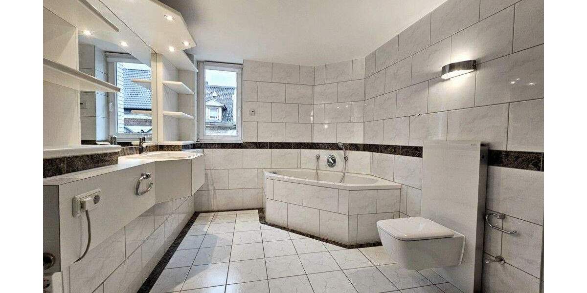 Etagenwohnung Solingen Ohligs-Aufderhöhe - 3 Zimmer, 117 m&sup2;, 1.400&euro; | Angebot:23100252