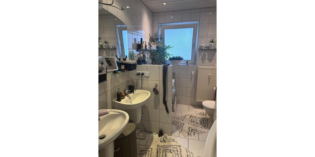 Etagenwohnung Hückeswagen - 2 Zimmer, 90 m&sup2;, 1.050&euro; | Angebot:25723682