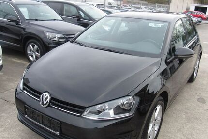 VW Golf 153.000 km 7.900 &euro; Leverkusen 51371