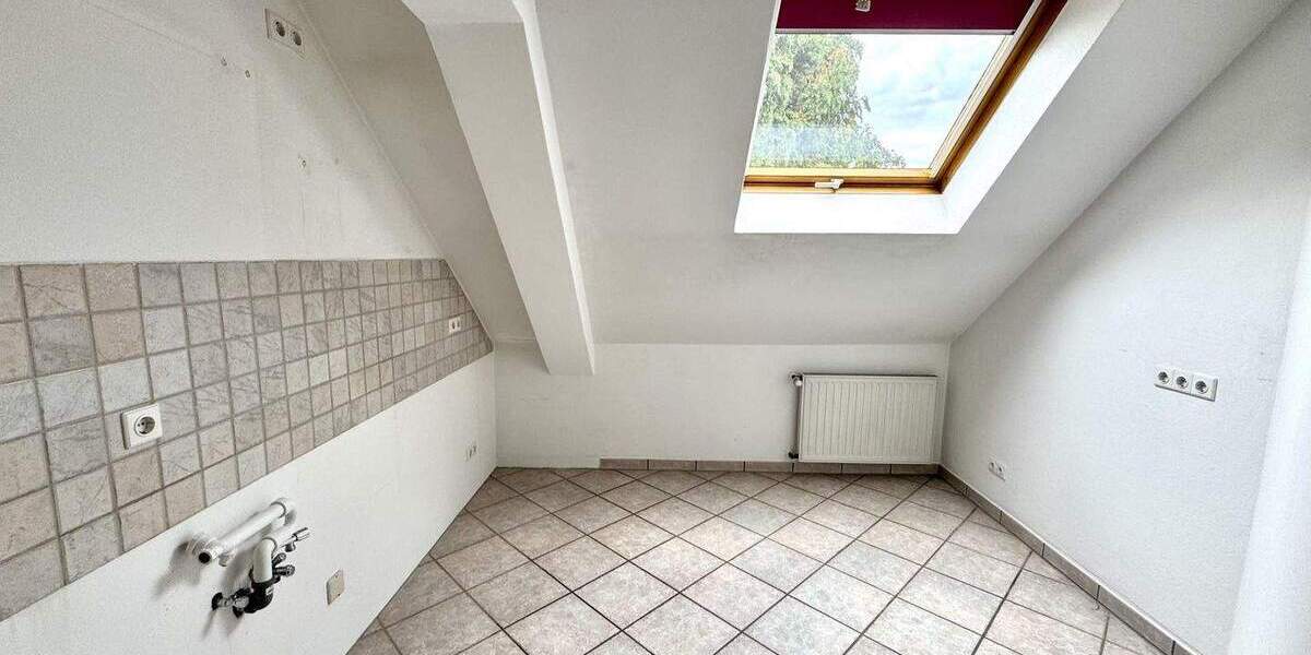 Großes Einfamilienhaus mit Einliegerwohnung und Nebenhaus in Quettingen 6 zimmer