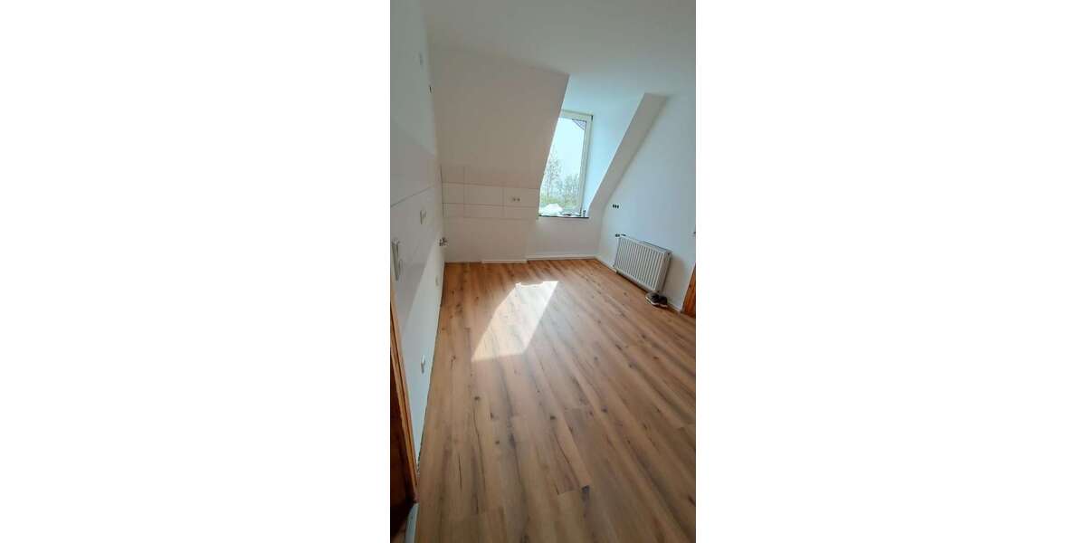Etagenwohnung Wuppertal Gemarkung Langerfeld - 4 Zimmer, 100 m&sup2;, 950&euro; | Angebot:26333688