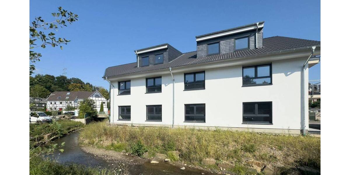 *Gemütlich und attraktiv mit Loggia und Stellplatz* 3 zimmer