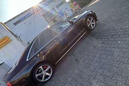 Audi A8 293.000 km 15.499 € Erkrath 40699