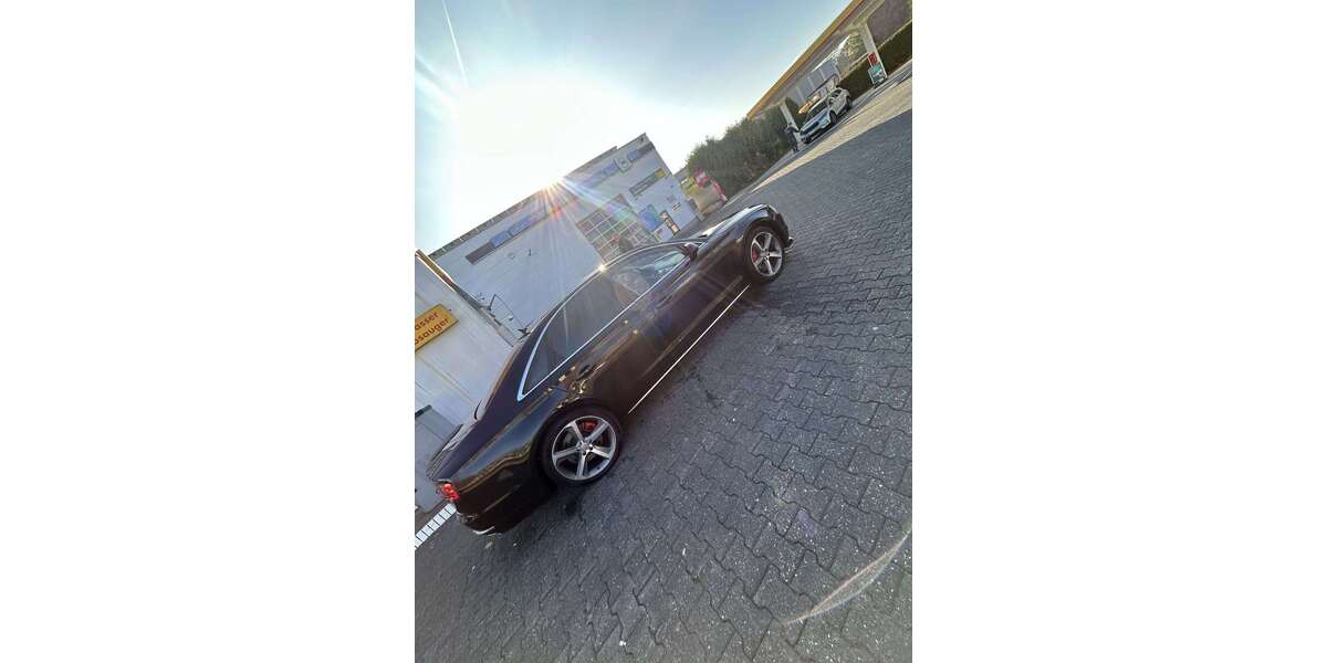Audi A8 293.000 km 15.499 € Erkrath 40699